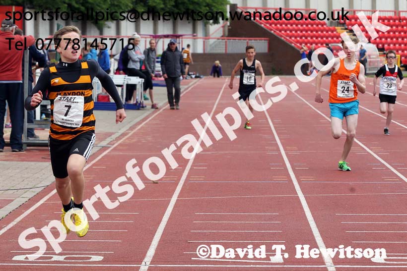 Boys under-13s, North East Track and Field Champs., Gateshead. Photo: David T. Hewitson/Sports for All Pics